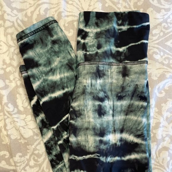TIE DYE LEGGINGS - Picture 2 of 4